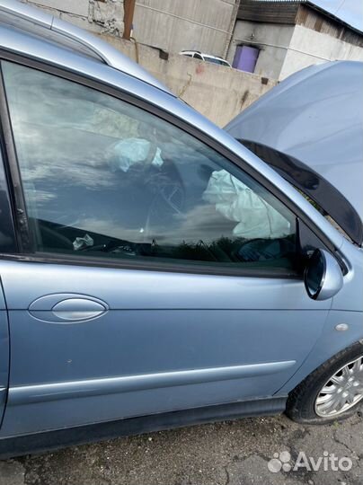 Правая передняя Ситроен С5 универсал 2003 г