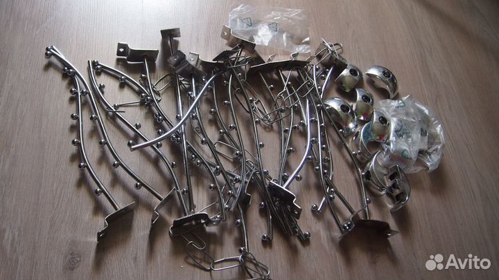 Кронштейн вешалка для одежды и разных предметов