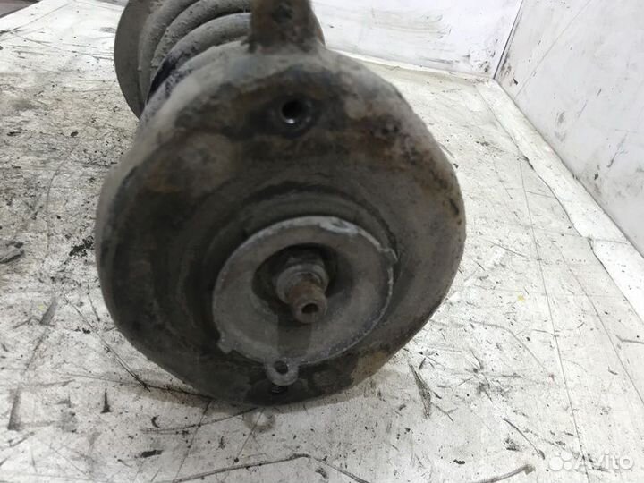 Амортизатор передний левый Renault Megane