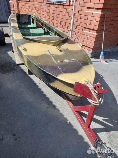 Продам лодку с мотором