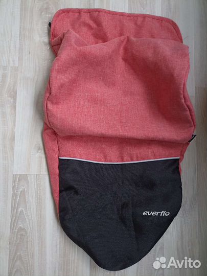 Накидка на ножки для прогулочной коляски