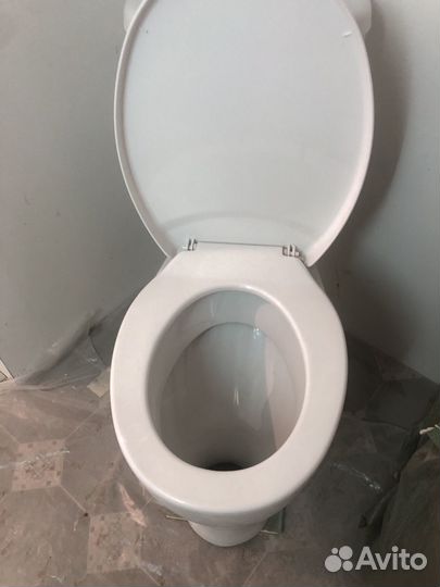 Унитаз с бачком новый