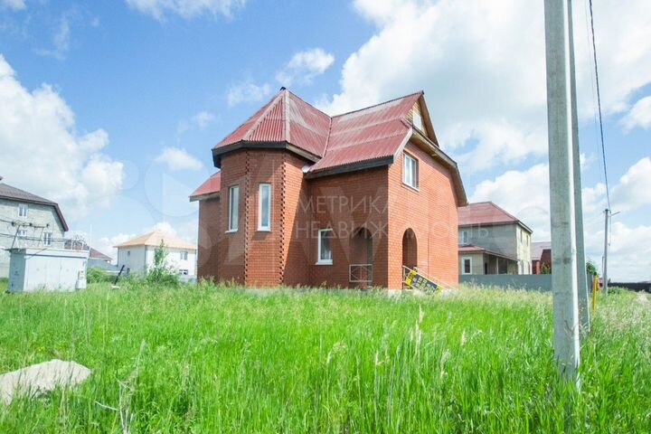 Дом 153 м² на участке 9,7 сот.