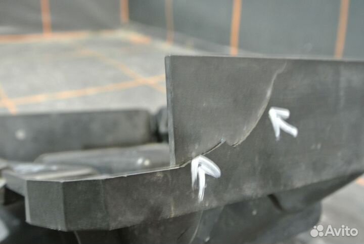 Площадка под акб- Skoda Rapid