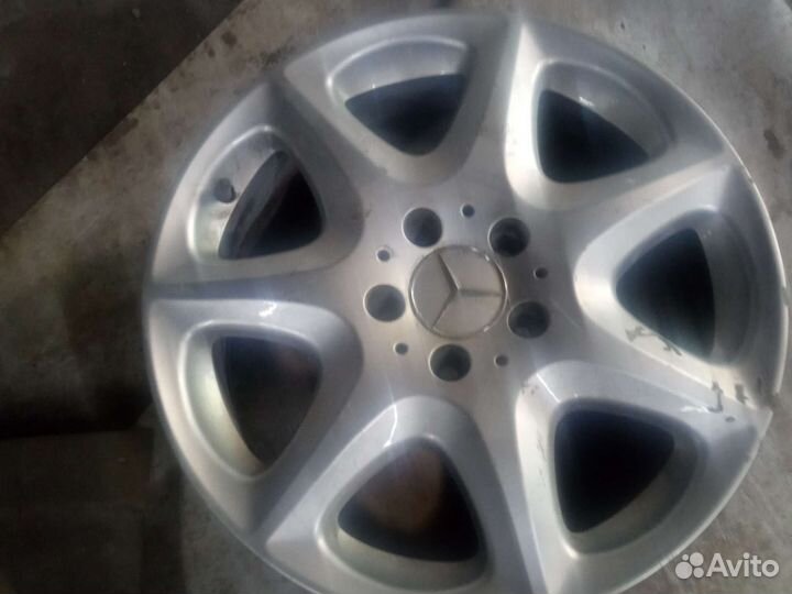 Литой диск r17 5x112