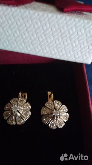 Золотой бриллиантовый серьги