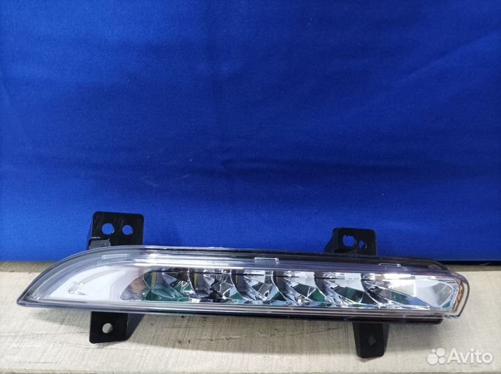 Ходовой огонь правый Renault Fluence 1 2009