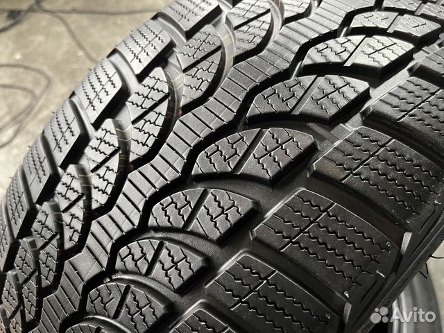 Bridgestone Blizzak LM-32 225/40 R18