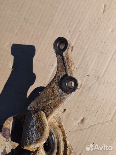 Поворотный кулак передний левый Chevrolet AveoT200