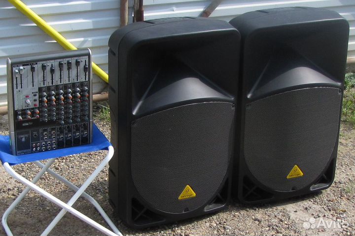 Колонки активные Behringer 1000W Pro B115D Микшер