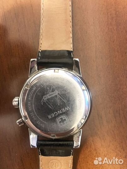 Наручные часы wenger