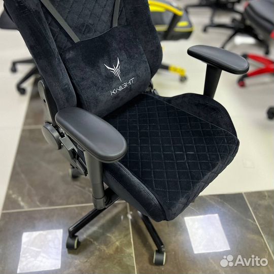 Игровое кресло Knight Outrider LT 20