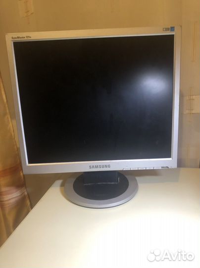 Монитор Samsung