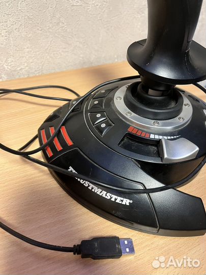Джойстик thrustmaster