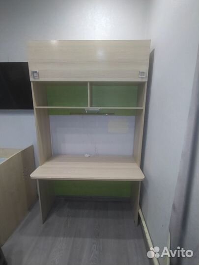 Стол школьный