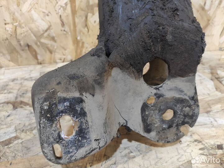 Подрамник Audi 100 C4