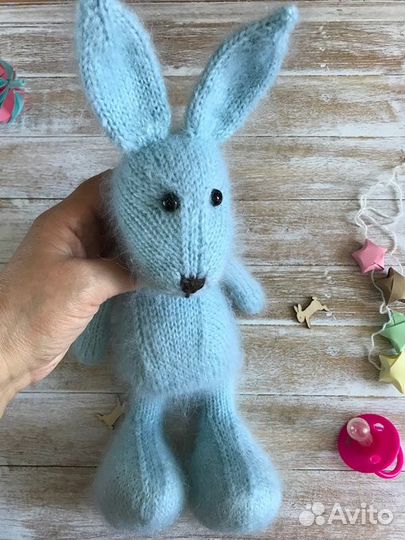 Вязаные игрушки зайка