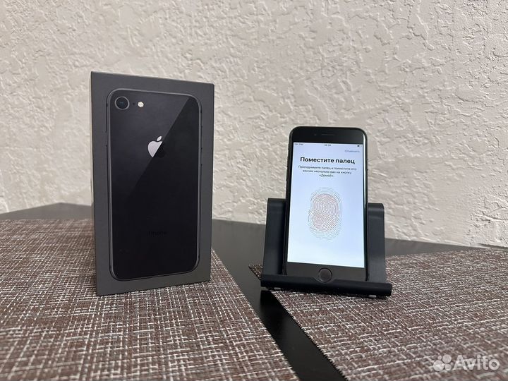 iPhone 8, 64 ГБ