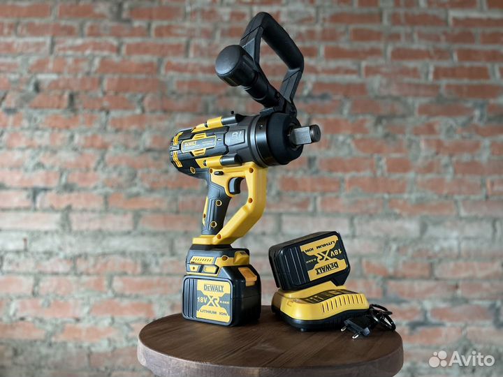 Гайковерт аккумуляторный dewalt