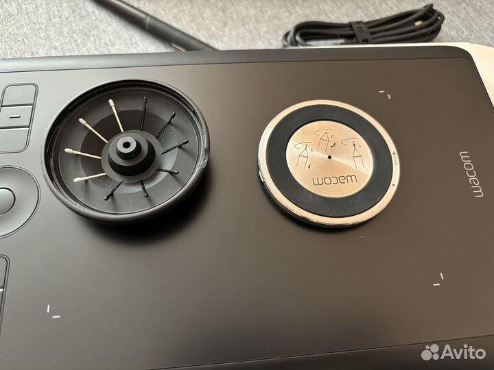 Графический планшет Wacom Intuos Pro S
