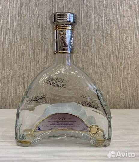 Пустые бутылки из под алкоголя на доставке