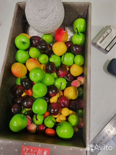 Декоративные искусственные фрукты и десерты, кексы