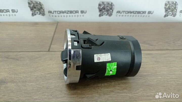 Воздуховод салона левый Peugeot 308 хетчбек EP6