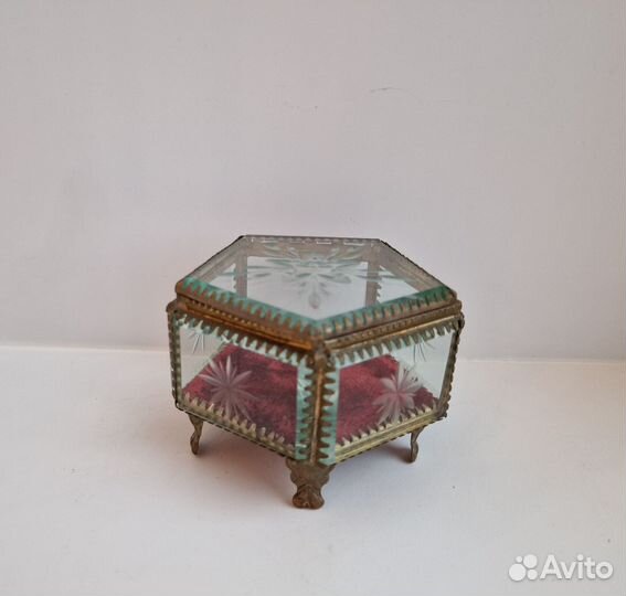 Старинная хрустальная шкатулка, конец 19века