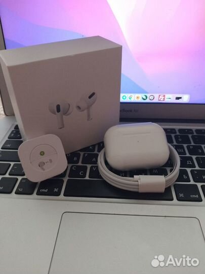 Беспроводные наушники airpods