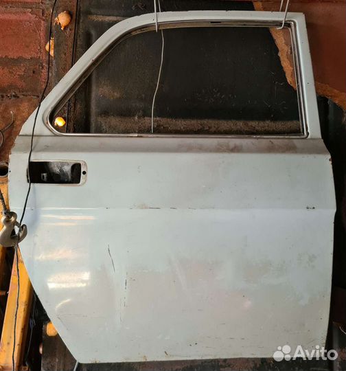 Задняя правая (левая) дверь газ 3110 (3102)