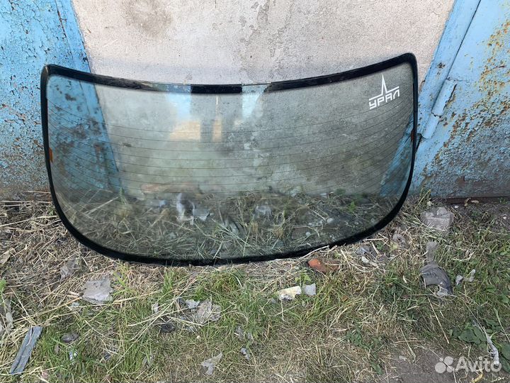 Стекло заднее mazda 626