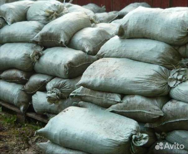 Чернозем и навоз в мешках