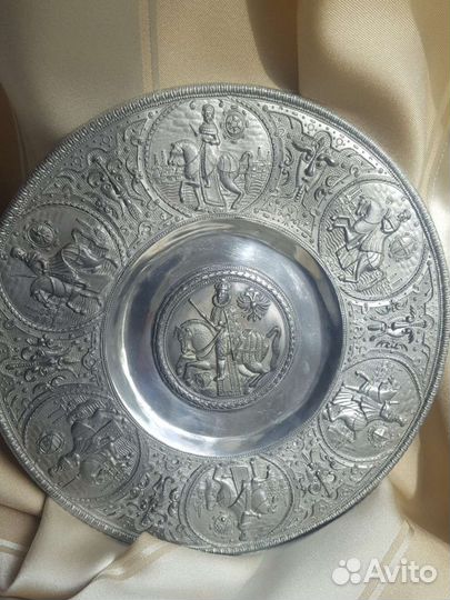 Тарелки олово