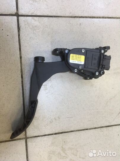 Педаль газа Volkswagen Polo 5 cfna 2011