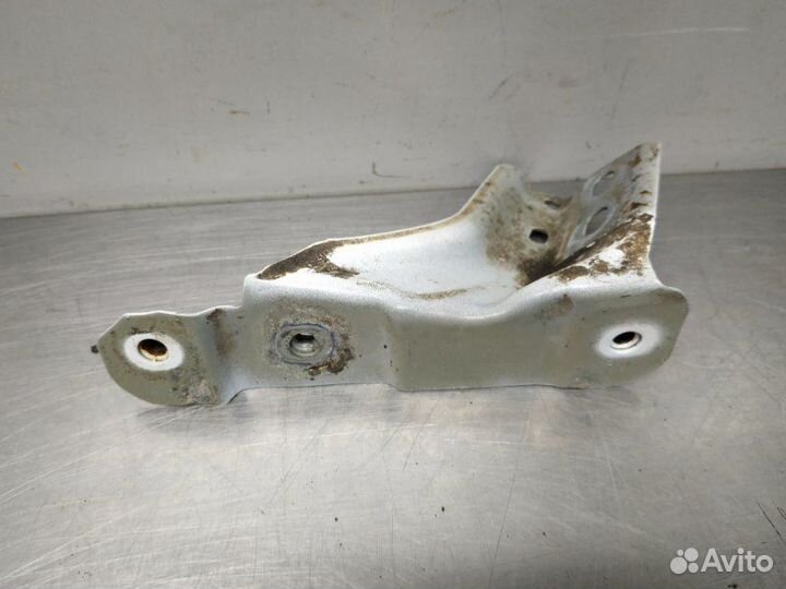 Кронштейн крыла передний левый Volkswagen Polo 602