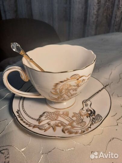 Форфоровая чашка с блюдцем 