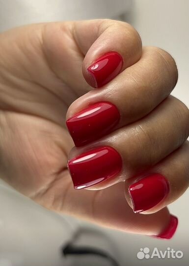 Маникю и педикюр на дому