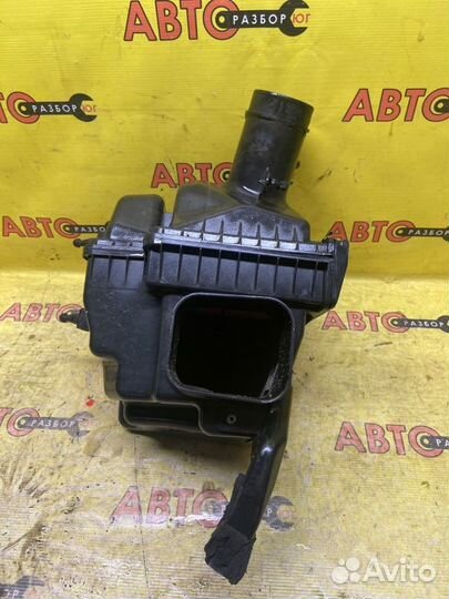 Корпус воздушного фильтра Nissan Fuga Y50 VQ35DE