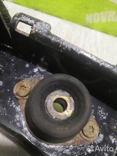 Опора кпп Пежо 206