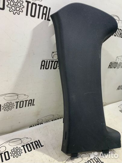 Обшивка стойки правая Nissan Terrano D10 K4MA606