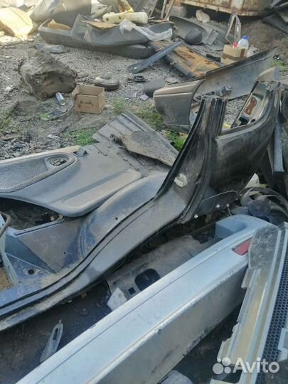 Крыло заднее левое,крыша,5 дверь. Нива шевроле