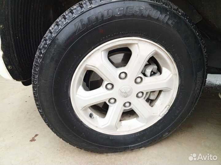 Bridgestone Dueler H/T D689 205/80 R16C 93T