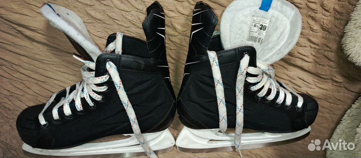 Коньки хоккейные 39 размер