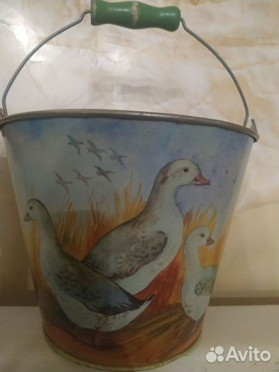 Металлическое ведёрко с утками