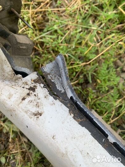 Молдинг порога левый Mitsubishi Outlander 4G69