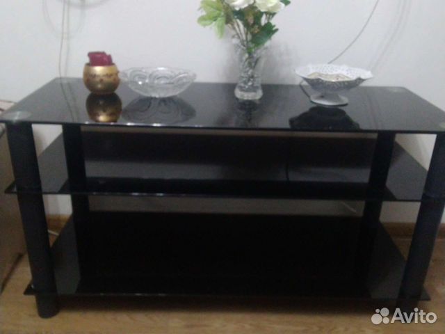 Стеклянная тумба, столик