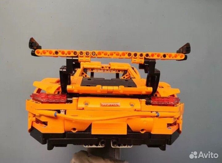 Яркий оранжевый Porsche 911 GT3 RS для сборки