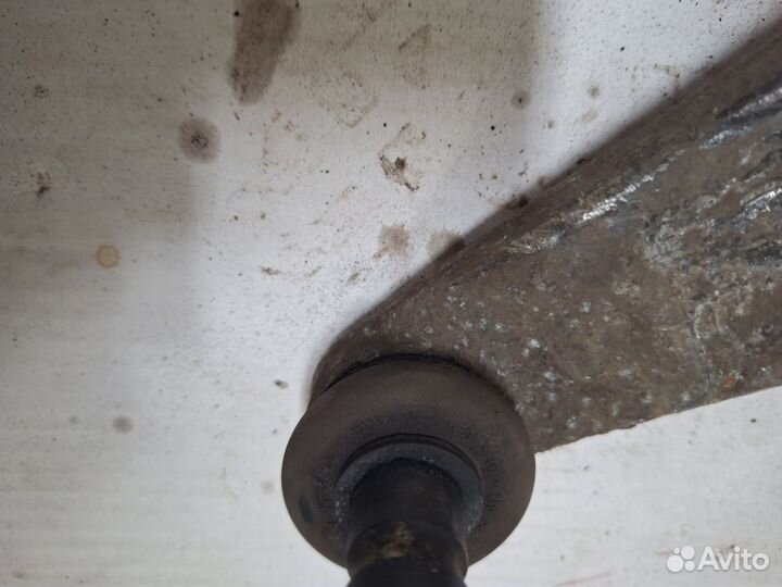 Chevrolet cruze, Рычаг Передний правый