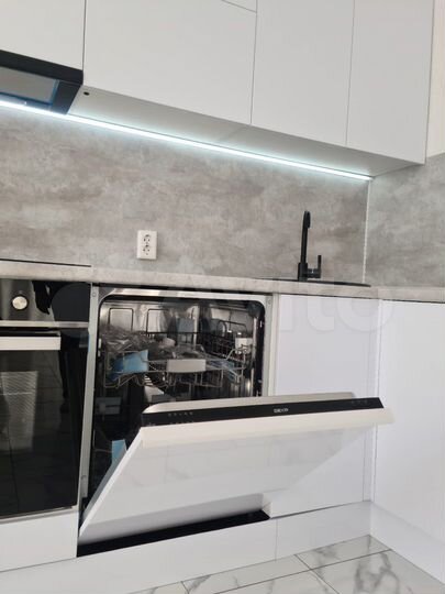 2-к. квартира, 64 м², 4/16 эт.