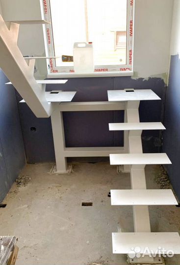 Металлические лестницы с поворотом